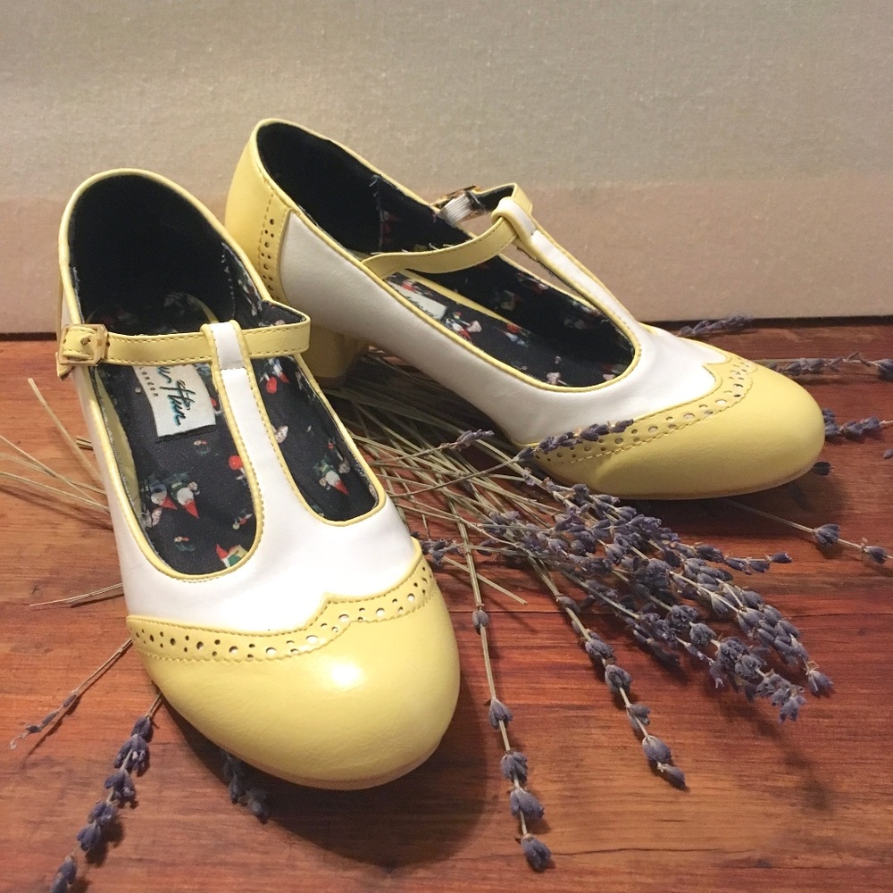 ModCloth Oxford Yellow & White Heels